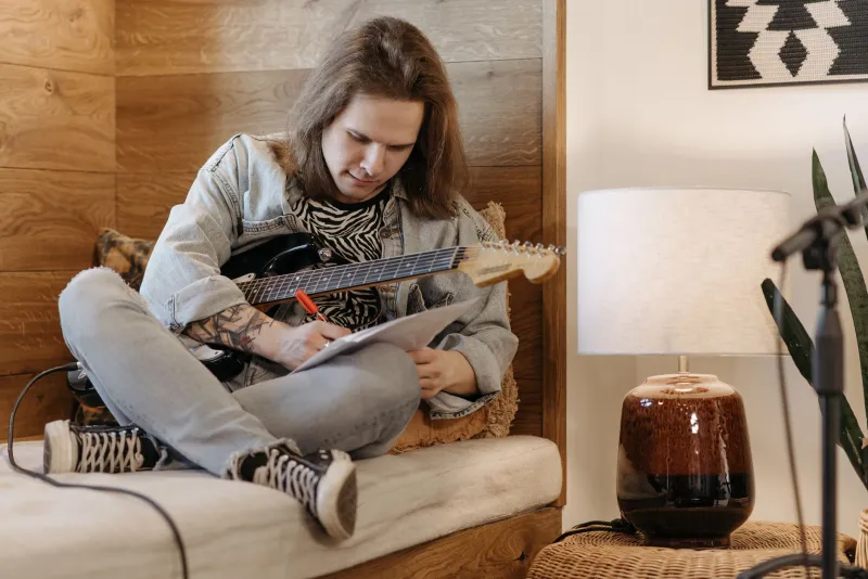 Offline on Purpose: The Musicians Ditching the Algorithm to Find Their Real Audience